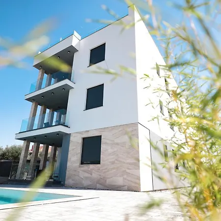 Bliss Apartment *