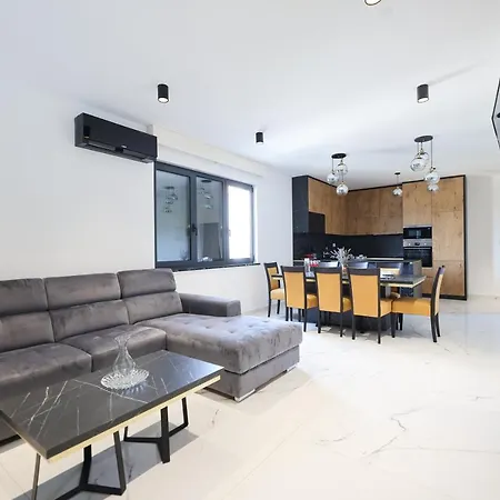 Apartment Bliss *