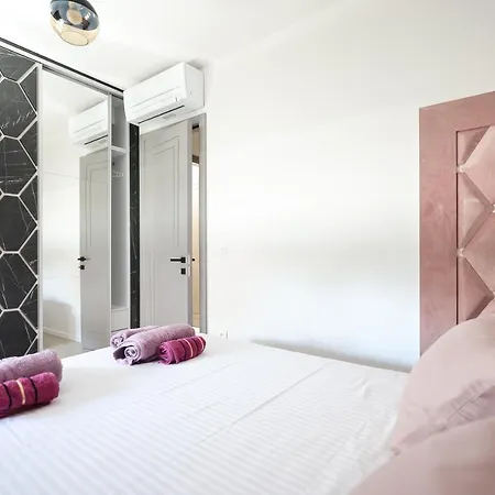 Bliss Apartment *